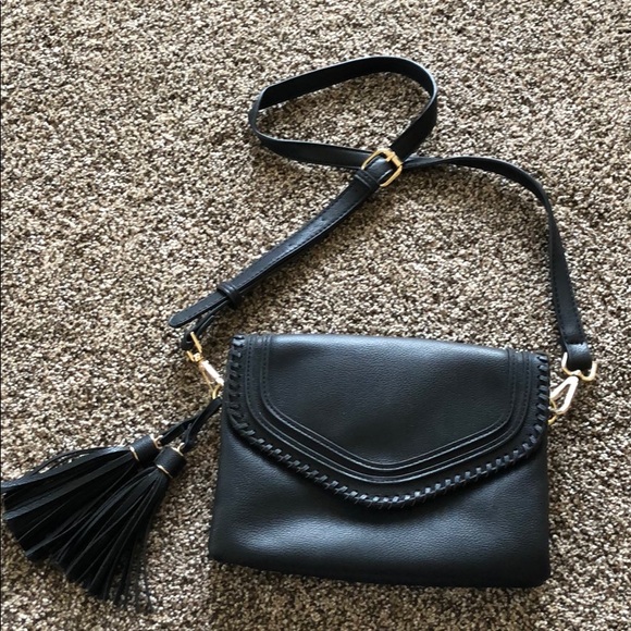 Francesca's Collections Handbags - Black crossbody purse